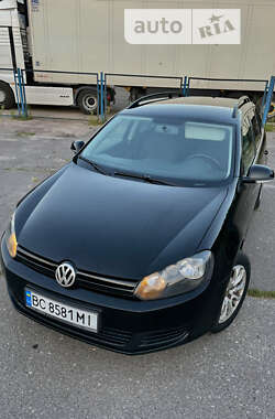 Универсал Volkswagen Golf 2010 в Тростянце