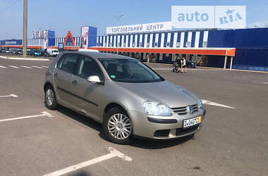 Хэтчбек Volkswagen Golf 2004 в Луцке