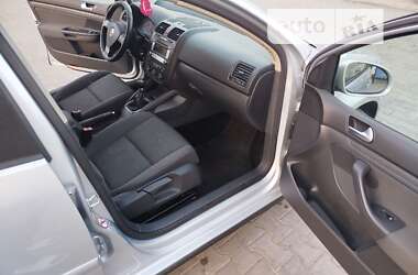 Хетчбек Volkswagen Golf 2007 в Локачах