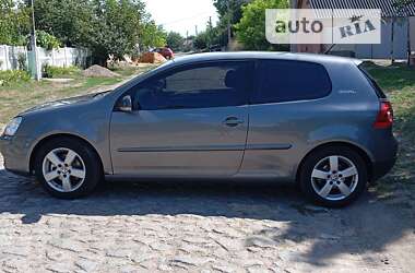 Хэтчбек Volkswagen Golf 2006 в Ильинцах