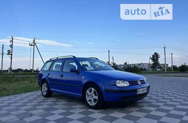 Универсал Volkswagen Golf 2003 в Самборе