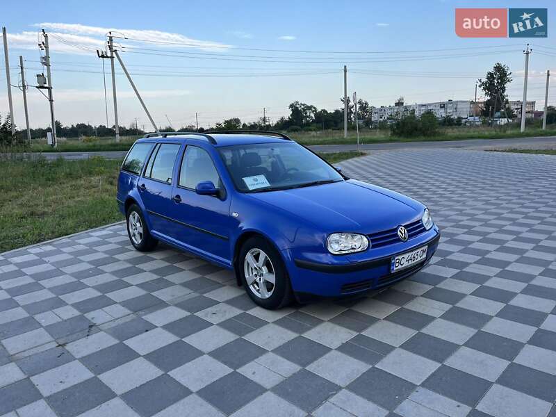 Універсал Volkswagen Golf 2003 в Самборі