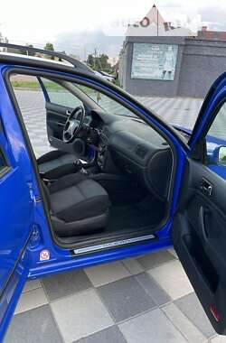 Универсал Volkswagen Golf 2003 в Самборе