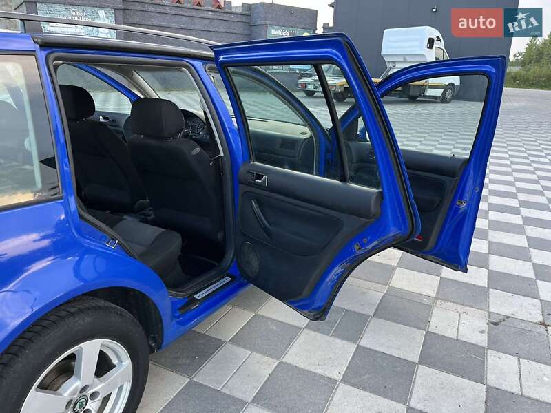 Універсал Volkswagen Golf 2003 в Самборі