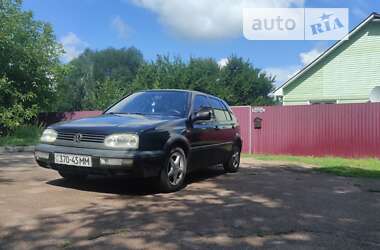 Хетчбек Volkswagen Golf 1997 в Ніжині