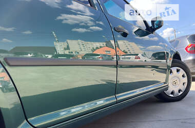 Хэтчбек Volkswagen Golf 2003 в 