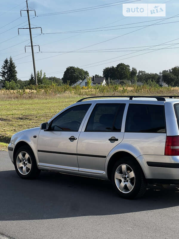 Volkswagen Golf 2004
