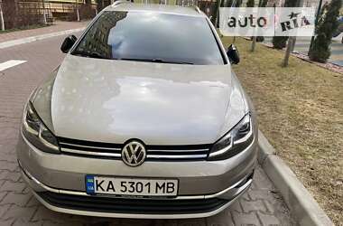 Универсал Volkswagen Golf 2018 в Киеве