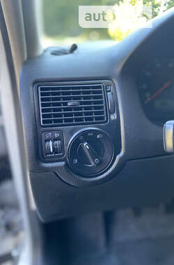 Хэтчбек Volkswagen Golf 2001 в  фото 14 Хэтчбек Volkswagen Golf 2001 в
