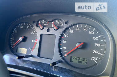 Хэтчбек Volkswagen Golf 2001 в  фото 16 Хэтчбек Volkswagen Golf 2001 в