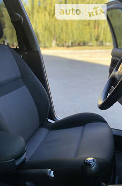 Хэтчбек Volkswagen Golf 2001 в  фото 28 Хэтчбек Volkswagen Golf 2001 в