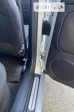 Хэтчбек Volkswagen Golf 2001 в  фото 32 Хэтчбек Volkswagen Golf 2001 в