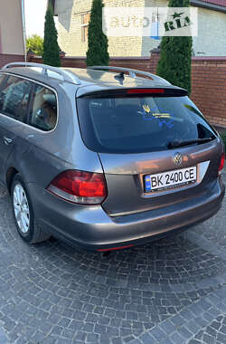 Универсал Volkswagen Golf 2010 в Костополе