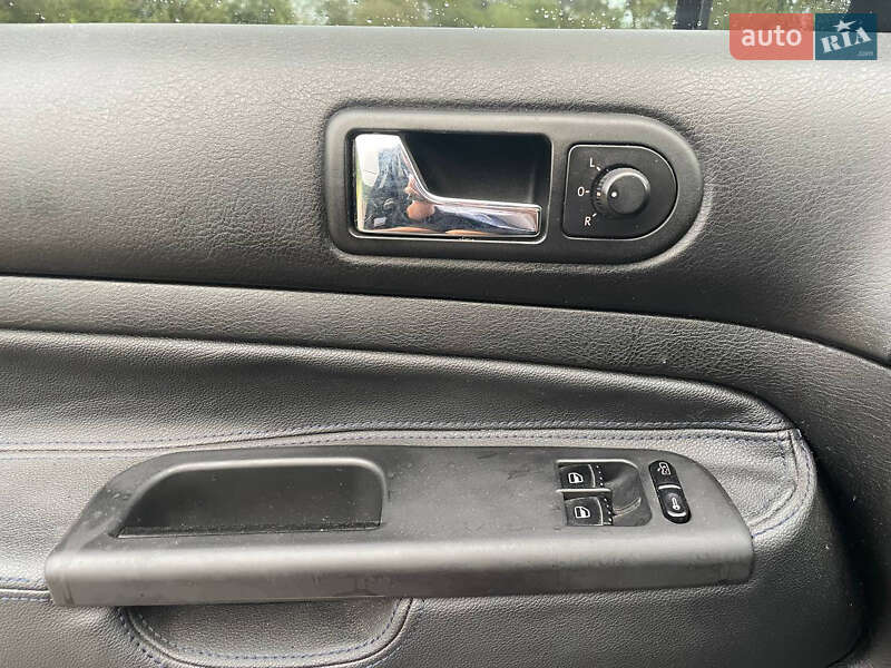 Хэтчбек Volkswagen Golf 2002 в Львове