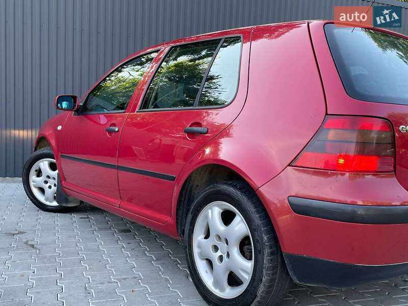 Хетчбек Volkswagen Golf 2001 в Дрогобичі