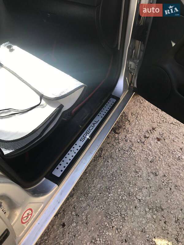 Хетчбек Volkswagen Golf 2003 в Тернополі