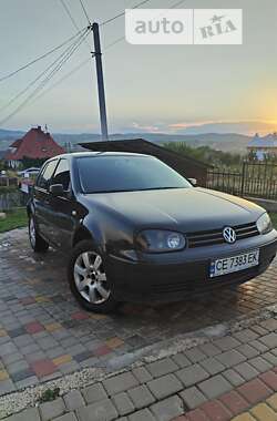 Хетчбек Volkswagen Golf 2003 в Чернівцях