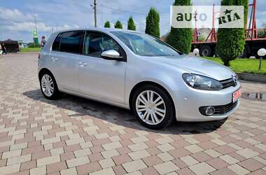 Хэтчбек Volkswagen Golf 2008 в Сарнах