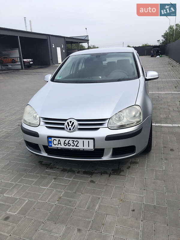 Volkswagen Golf 2004