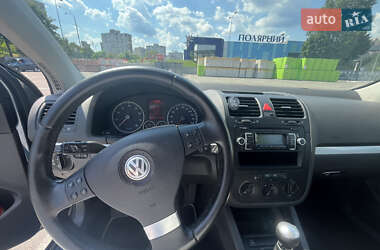 Хэтчбек Volkswagen Golf 2008 в 