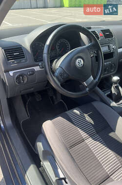 Хэтчбек Volkswagen Golf 2008 в 