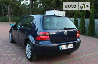 Хэтчбек Volkswagen Golf 2001 в Жовкве