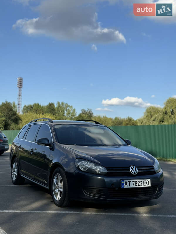 Універсал Volkswagen Golf 2010 в Івано-Франківську