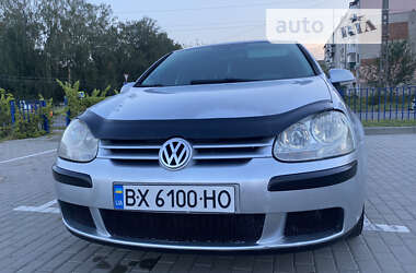 Хэтчбек Volkswagen Golf 2004 в Староконстантинове