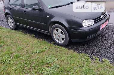 Хэтчбек Volkswagen Golf 2002 в Ковеле