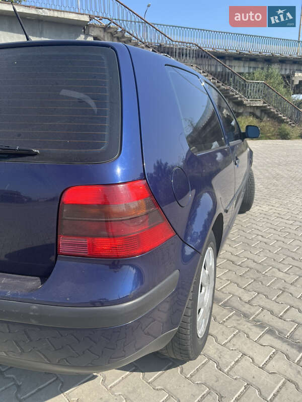 Хетчбек Volkswagen Golf 2001 в Дрогобичі