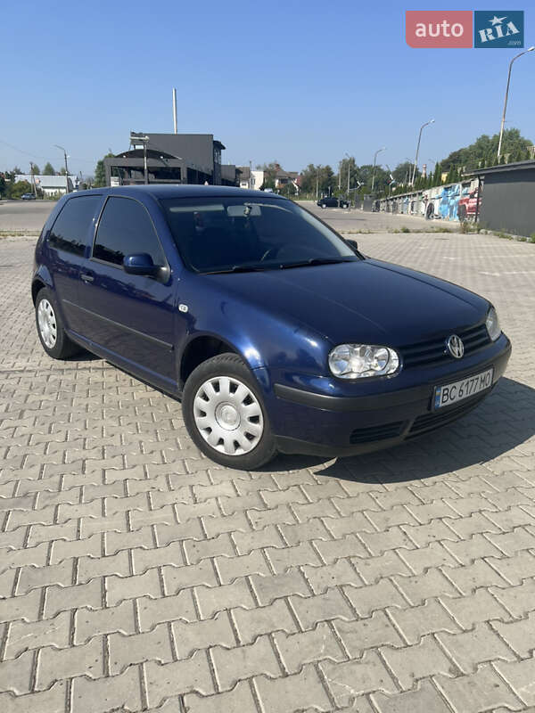 Хетчбек Volkswagen Golf 2001 в Дрогобичі