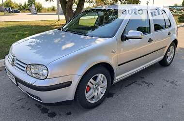 Хэтчбек Volkswagen Golf 2002 в Гайсине