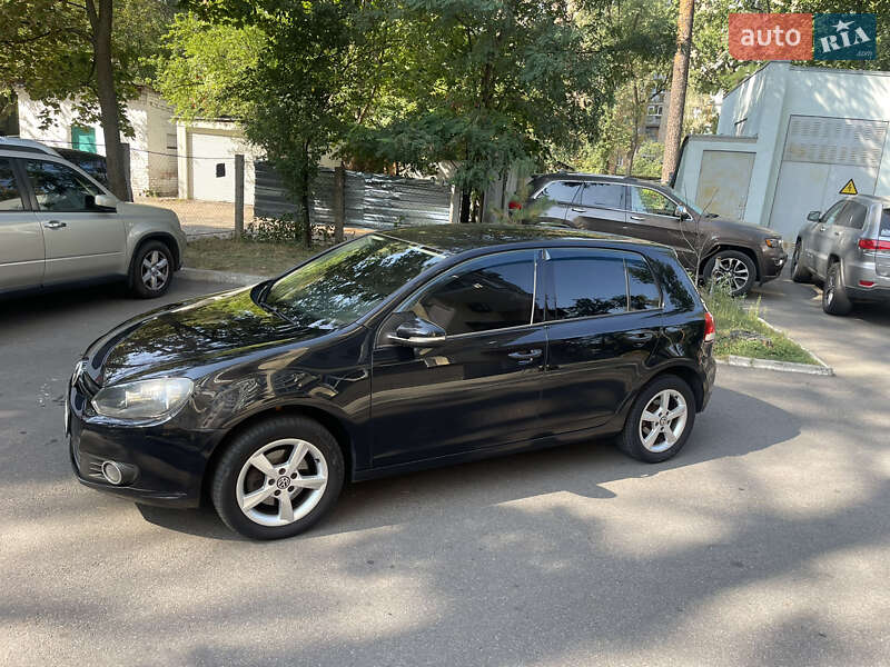 Хетчбек Volkswagen Golf 2011 в Києві