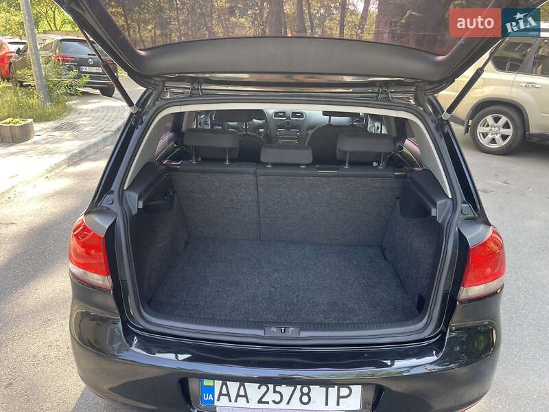 Хетчбек Volkswagen Golf 2011 в Києві