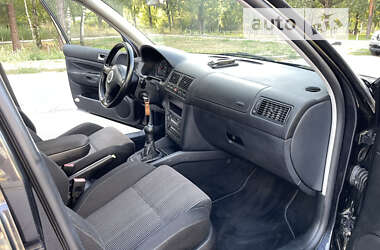 Універсал Volkswagen Golf 2001 в Києві