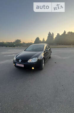 Хэтчбек Volkswagen Golf 2007 в Новых Санжарах