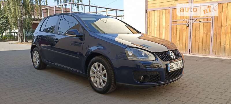 Хэтчбек Volkswagen Golf 2005 в Хмельницком