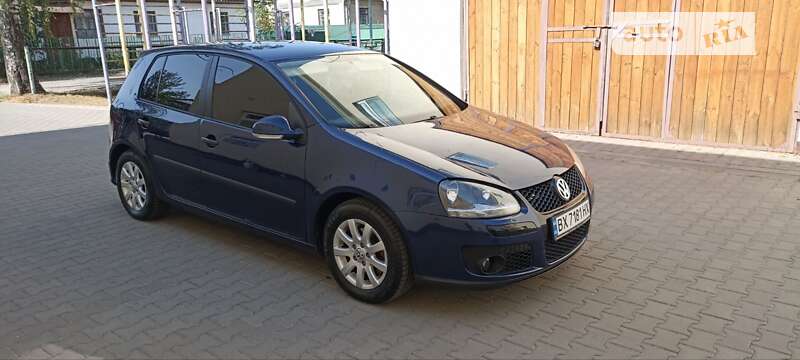 Хэтчбек Volkswagen Golf 2005 в Хмельницком