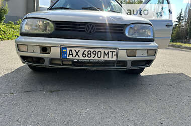 Хэтчбек Volkswagen Golf 1996 в Харькове