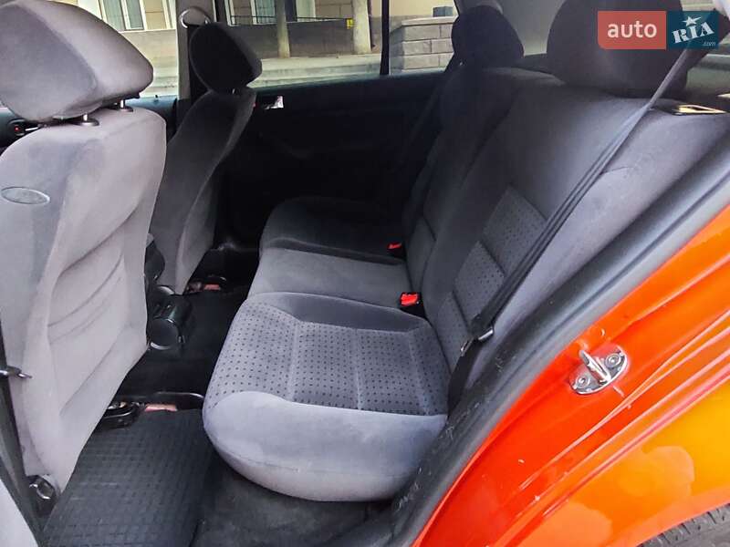 Хетчбек Volkswagen Golf 1999 в Одесі