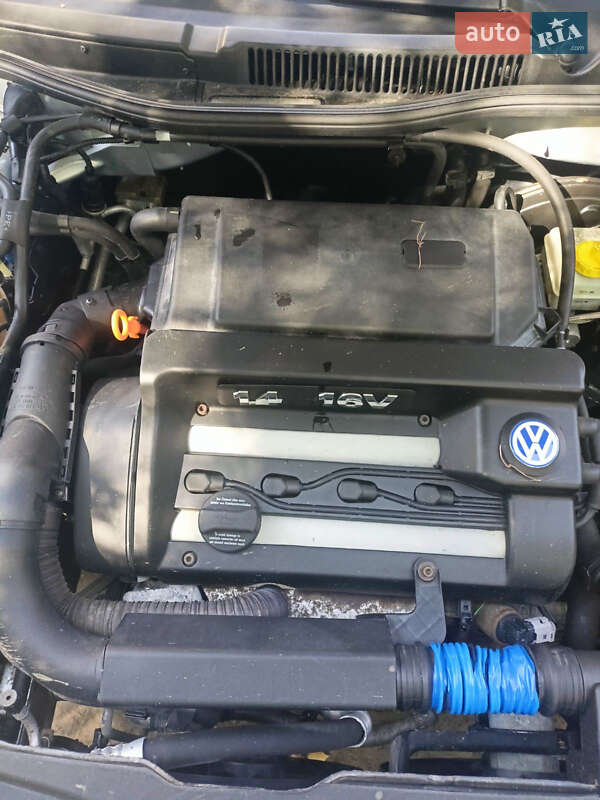 Хэтчбек Volkswagen Golf 2001 в Гадяче