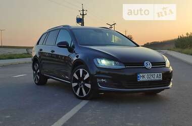 Универсал Volkswagen Golf 2015 в Ровно