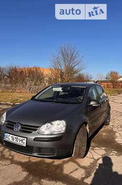 Хетчбек Volkswagen Golf 2006 в Луцьку