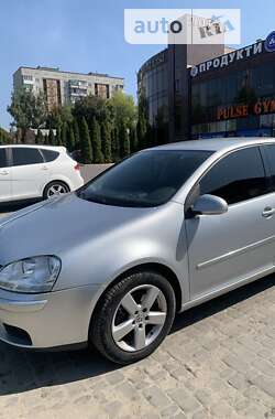 Хэтчбек Volkswagen Golf 2006 в Харькове