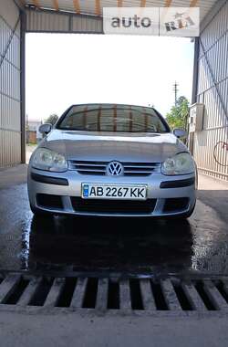 Хетчбек Volkswagen Golf 2004 в Козятині