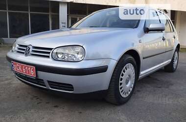 Хэтчбек Volkswagen Golf 2003 в Луцке