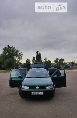 Хэтчбек Volkswagen Golf 2000 в 