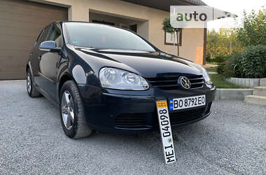 Хетчбек Volkswagen Golf 2005 в Бучачі