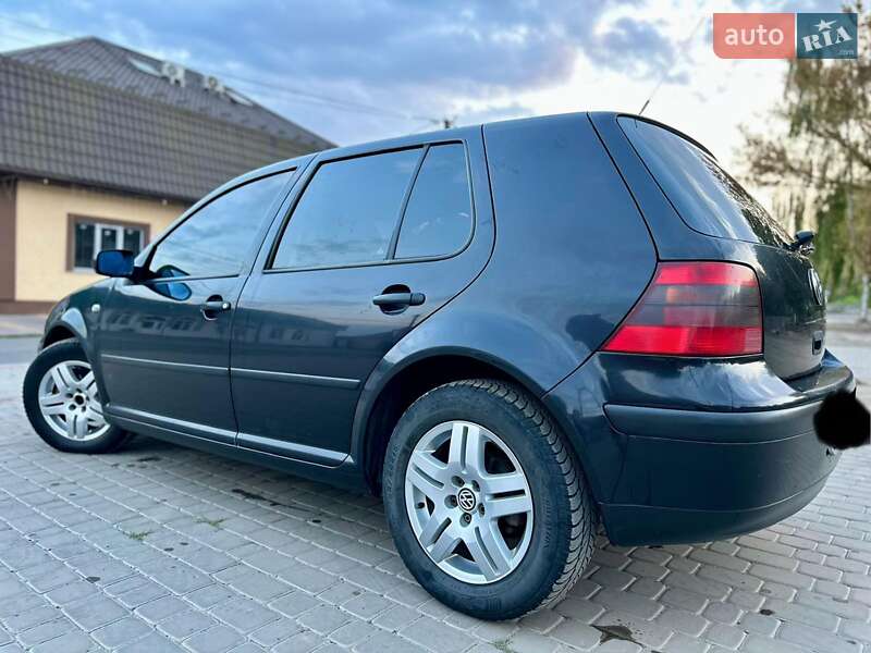 Хэтчбек Volkswagen Golf 2001 в Локачах