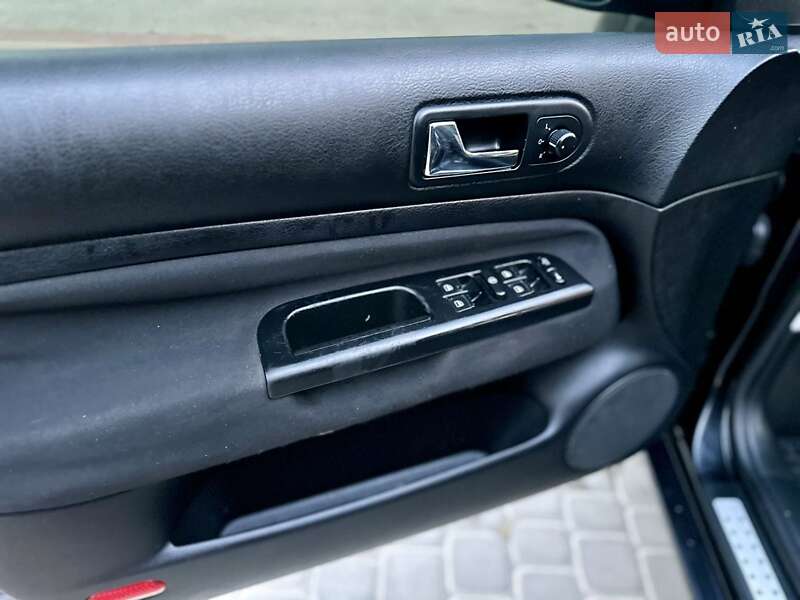 Хэтчбек Volkswagen Golf 2001 в Локачах